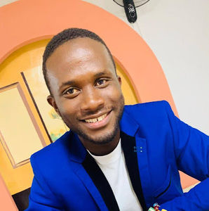 Meet your Posher, Adama s.